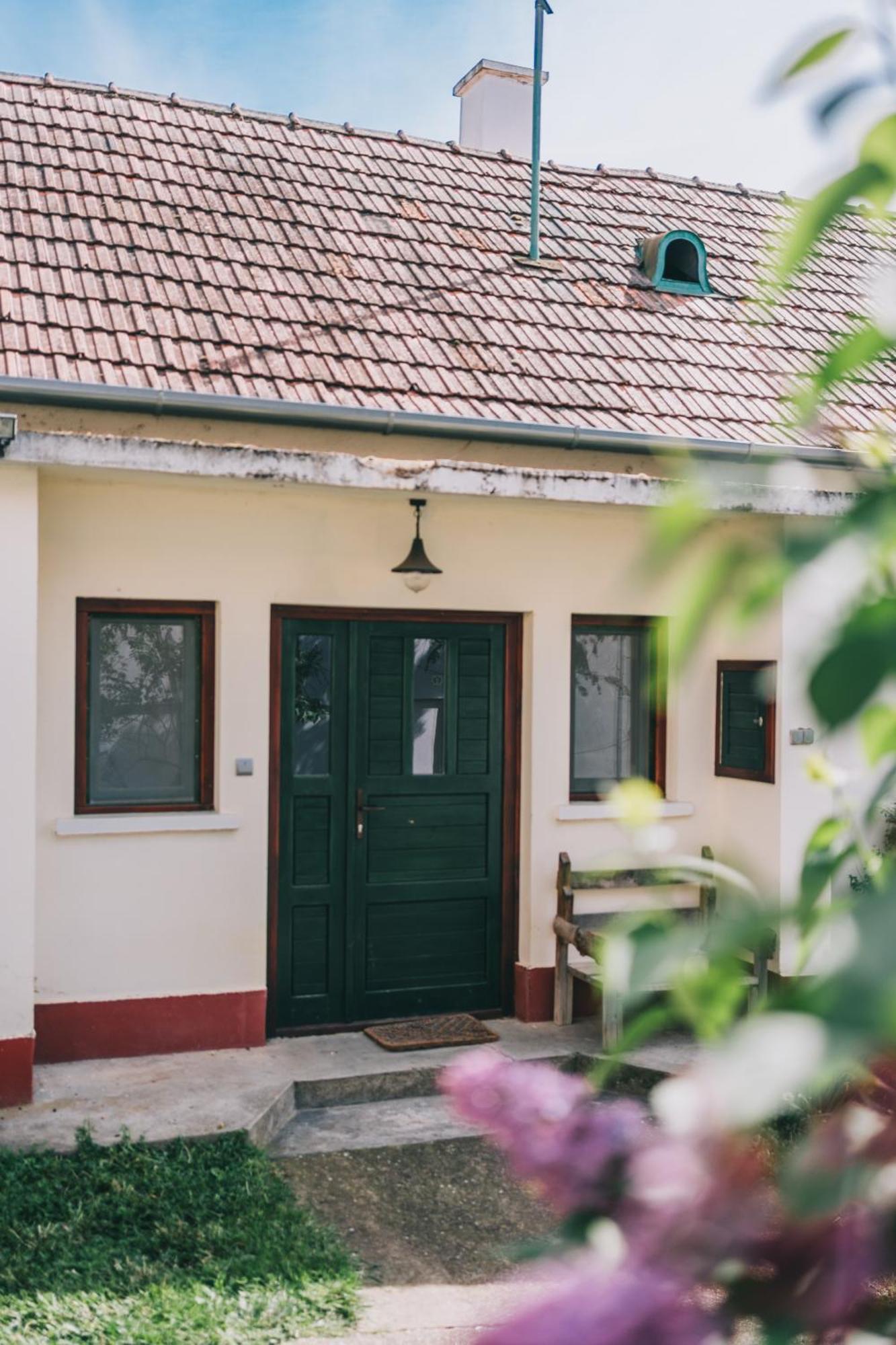 Feher Barany Apartment Szigliget Exteriör bild
