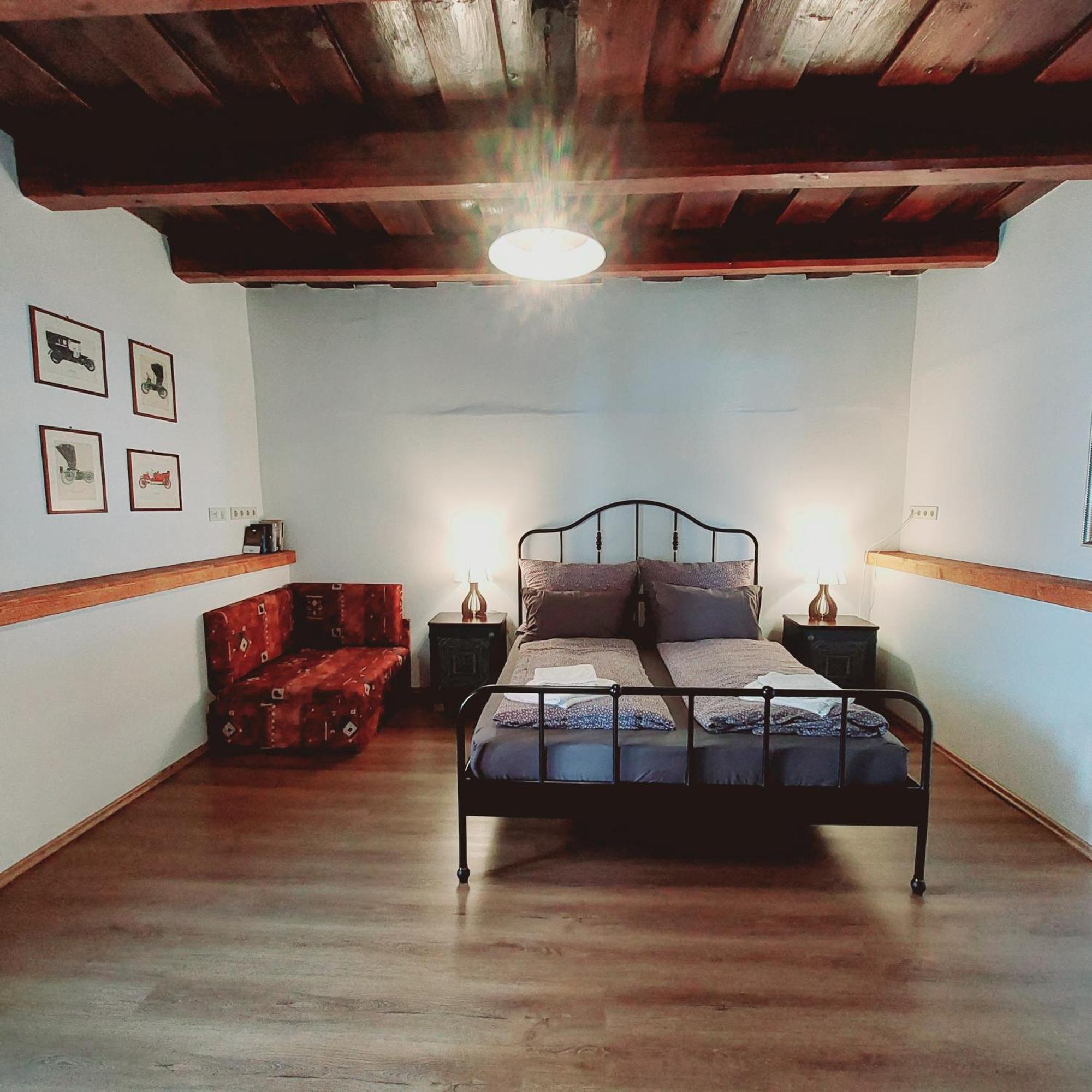 Feher Barany Apartment Szigliget Rum bild