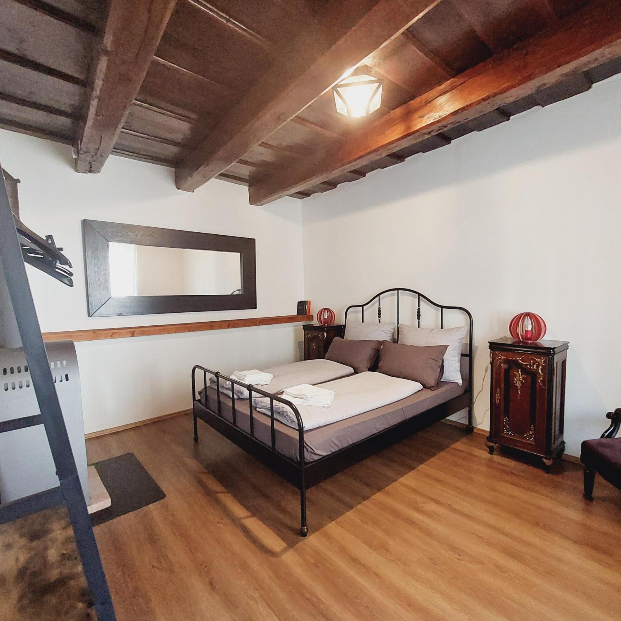 Feher Barany Apartment Szigliget Rum bild